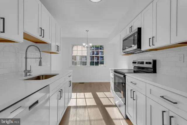 $2,950 | 4 Summit Green Court, Cockeysville, MD 21030