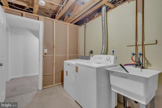 $2,950 | 4 Summit Green Court, Cockeysville, MD 21030