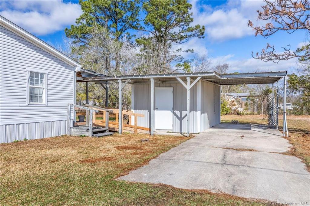 831 West Houston River Road Sulphur, LA 70663 - Photo 3 of 20