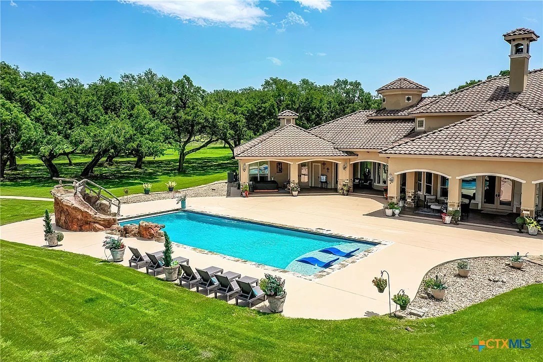 3620 Huber Road Seguin, TX 78155 - Photo 3 of 37