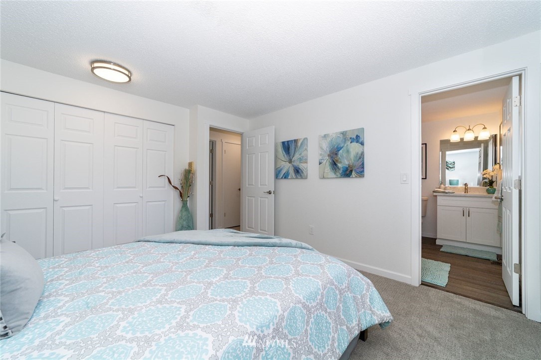 11707 Southeast 210th Place Kent, WA 98031 - Photo 5 of 13