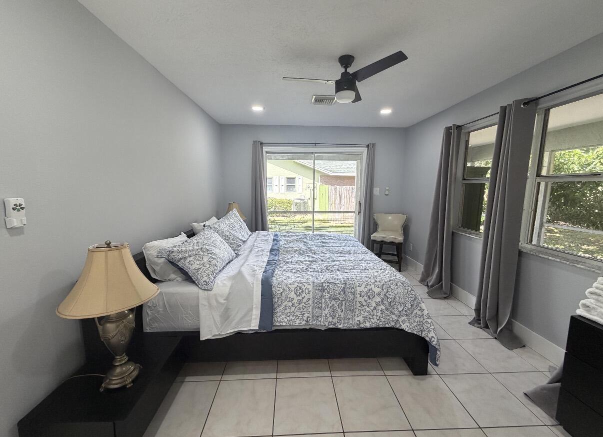 1392 Riverside Circle, Unit 1394 Wellington, FL 33414 - Photo 4 of 7 IMG_2221