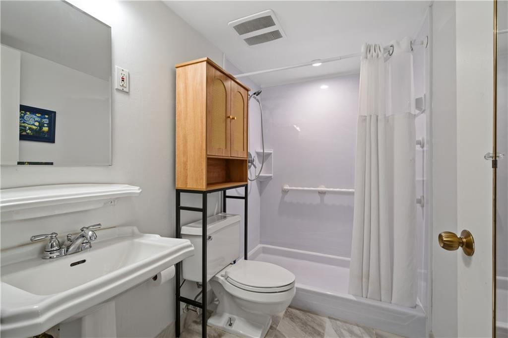 5 Bayard Road, Unit 215 Pittsburgh, PA 15213 - Photo 20 of 26 Gallery Image 20