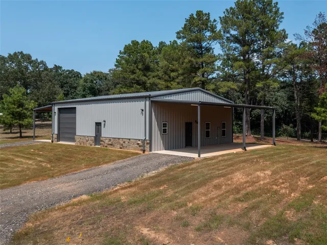 a view of a small space with trees