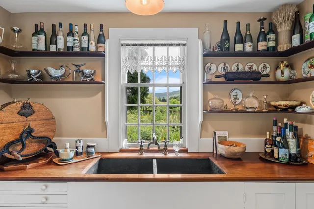 $2,500,000 | 594 Highway 10, Orford, NH 03777