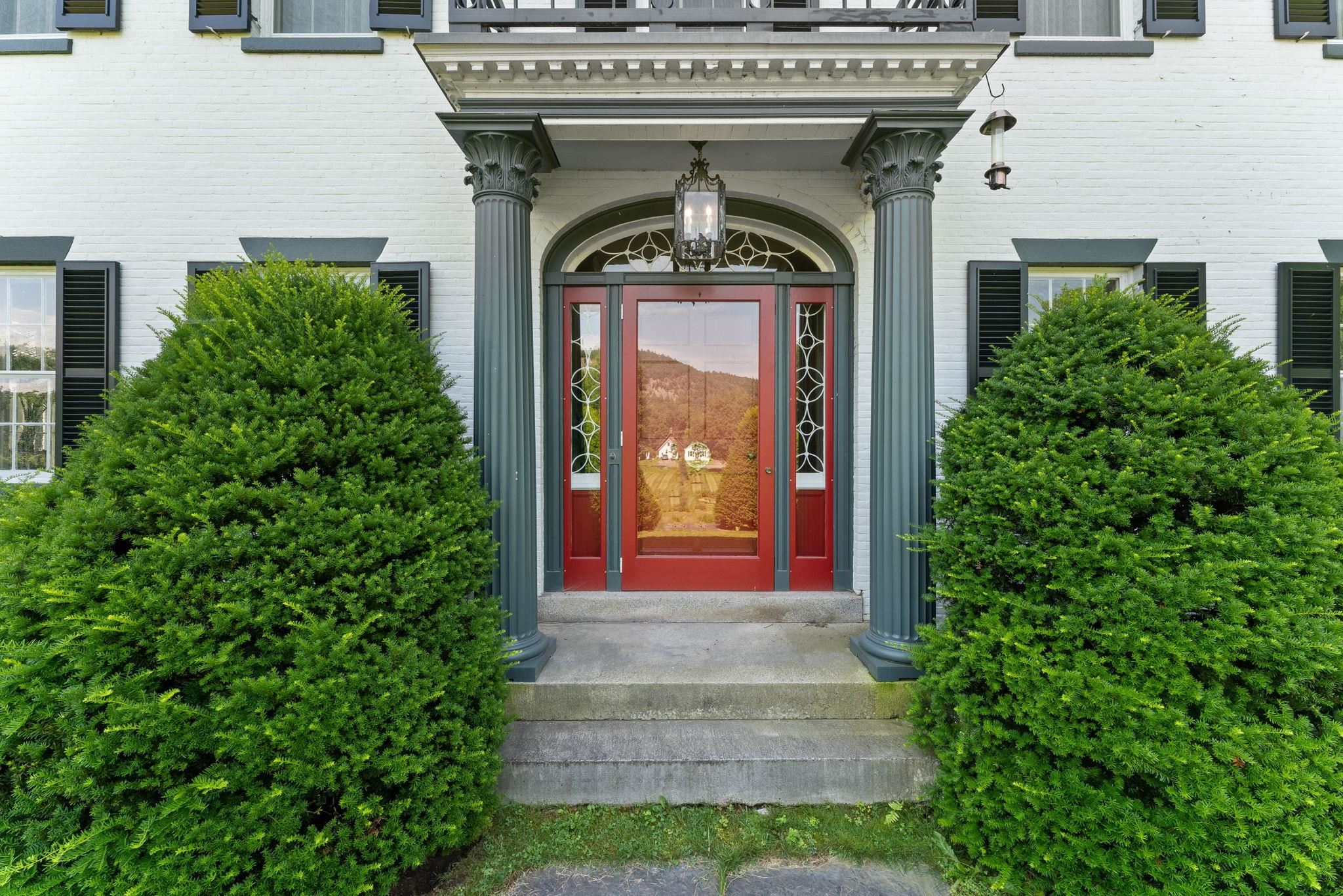 594 Highway 10 Orford, NH 03777 - Photo 5 of 59