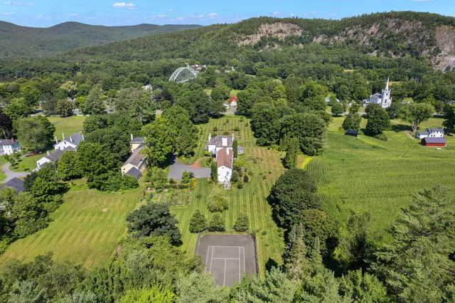$2,500,000 | 594 Highway 10, Orford, NH 03777