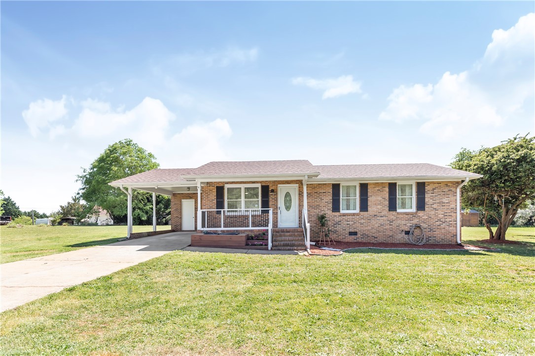 6315 Dobbins Bridge Road Anderson, SC 29626 - Photo 1 of 23
