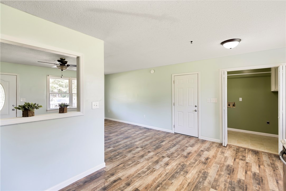 6315 Dobbins Bridge Road Anderson, SC 29626 - Photo 4 of 23