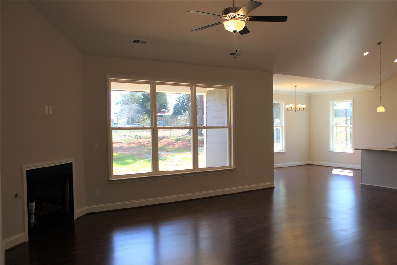 2624 Holiday Road Greer, SC 29651 - Photo 5 of 33