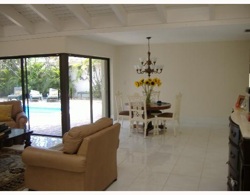 125 Laurel Road, Unit 125 Hollywood, FL 33021 - Photo 4 of 9 Dining Room