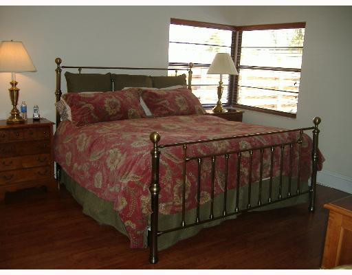 125 Laurel Road, Unit 125 Hollywood, FL 33021 - Photo 6 of 9 Bedroom Master