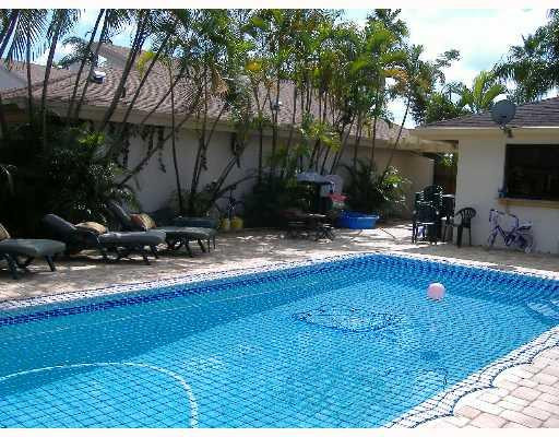 125 Laurel Road, Unit 125 Hollywood, FL 33021 - Photo 8 of 9 Patio/Deck/Lanai