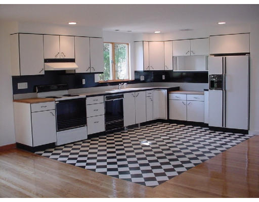 1 MacIntosh Road Bedford, MA 01730 - Photo 2 of 10 Gallery Image 2