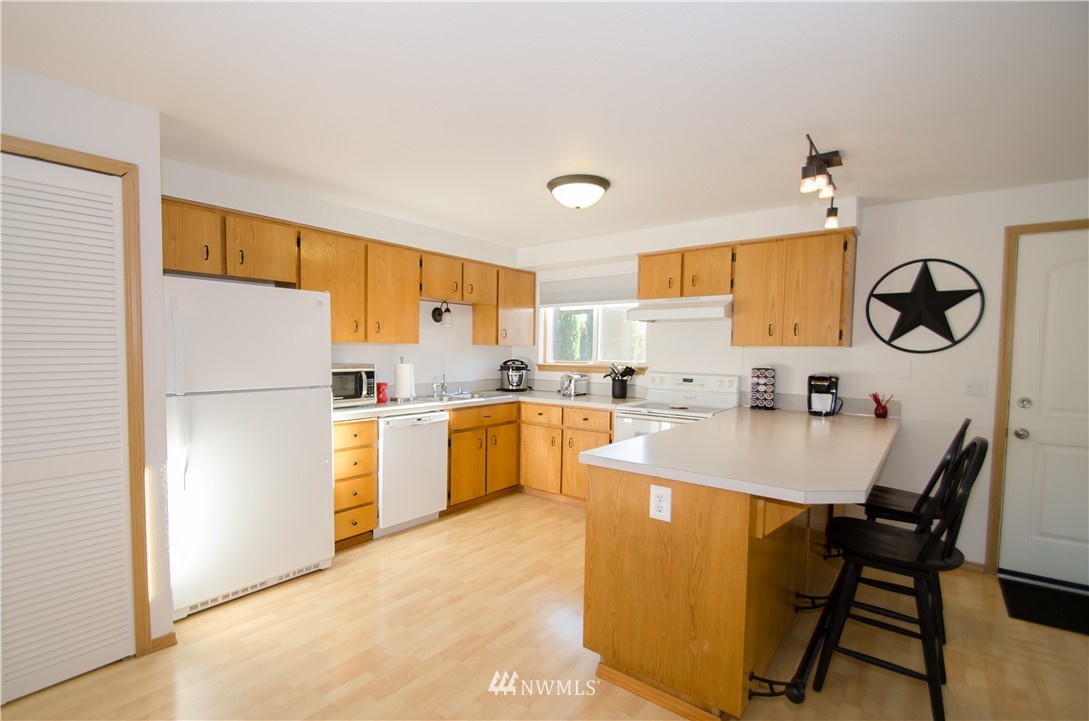 21611 Hobson Road Southwest Centralia, WA 98531 - Photo 3 of 25 Gallery Image 3