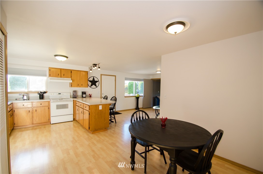 21611 Hobson Road Southwest Centralia, WA 98531 - Photo 4 of 25 Gallery Image 4