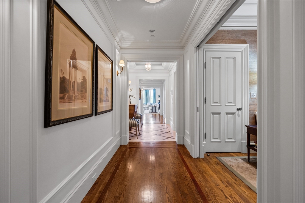 348 Beacon Street, Unit 4 Boston, MA 02116 - Photo 20 of 35 a view of gallery with wooden floor
