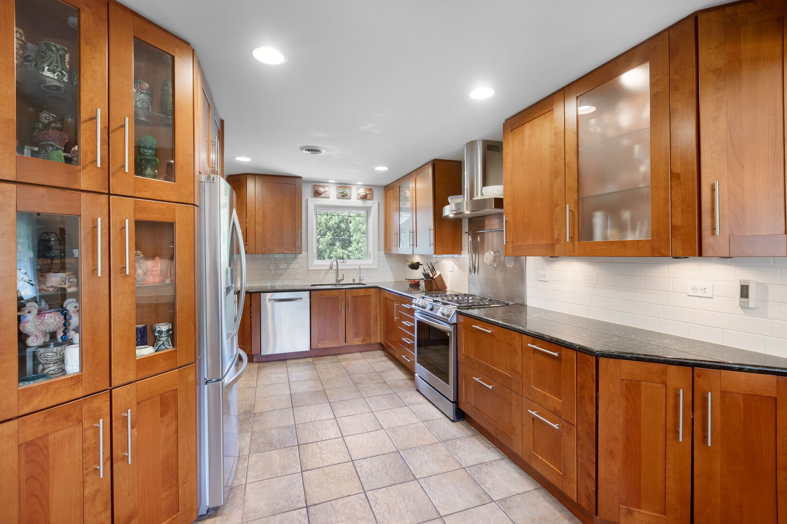 240 West Roslyn Road Barrington, IL 60010 - Photo 9 of 32 Gallery Image 9