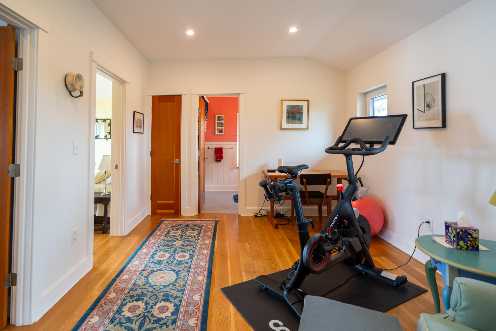 39 Sengekontacket Road Oak Bluffs, MA 02557 - Photo 25 of 32 a room with furniture and wooden floor
