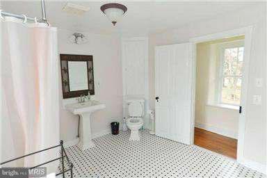 40905 Stumptown Road Waterford, VA 20197 - Photo 13 of 29 Bath