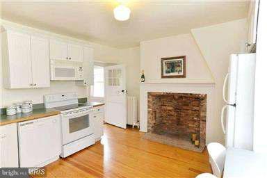 40905 Stumptown Road Waterford, VA 20197 - Photo 3 of 29 Kitchen