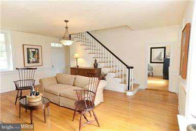 40905 Stumptown Road Waterford, VA 20197 - Photo 7 of 29 Living Room