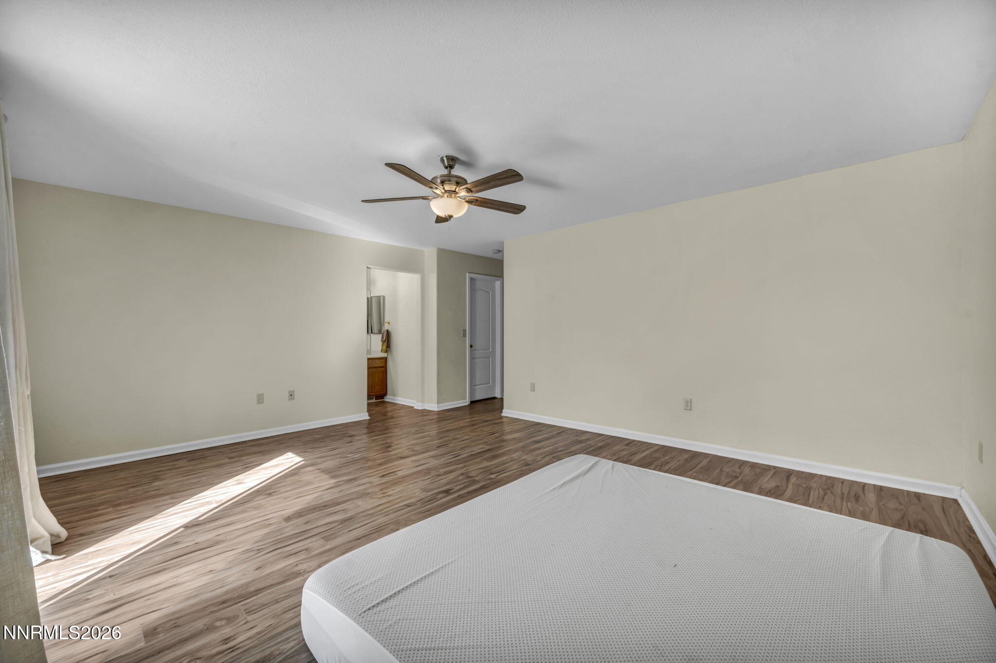 18124 Pasado Court Reno, NV 89508 - Photo 15 of 26 34-web-or-mls-18124-pasado-ct