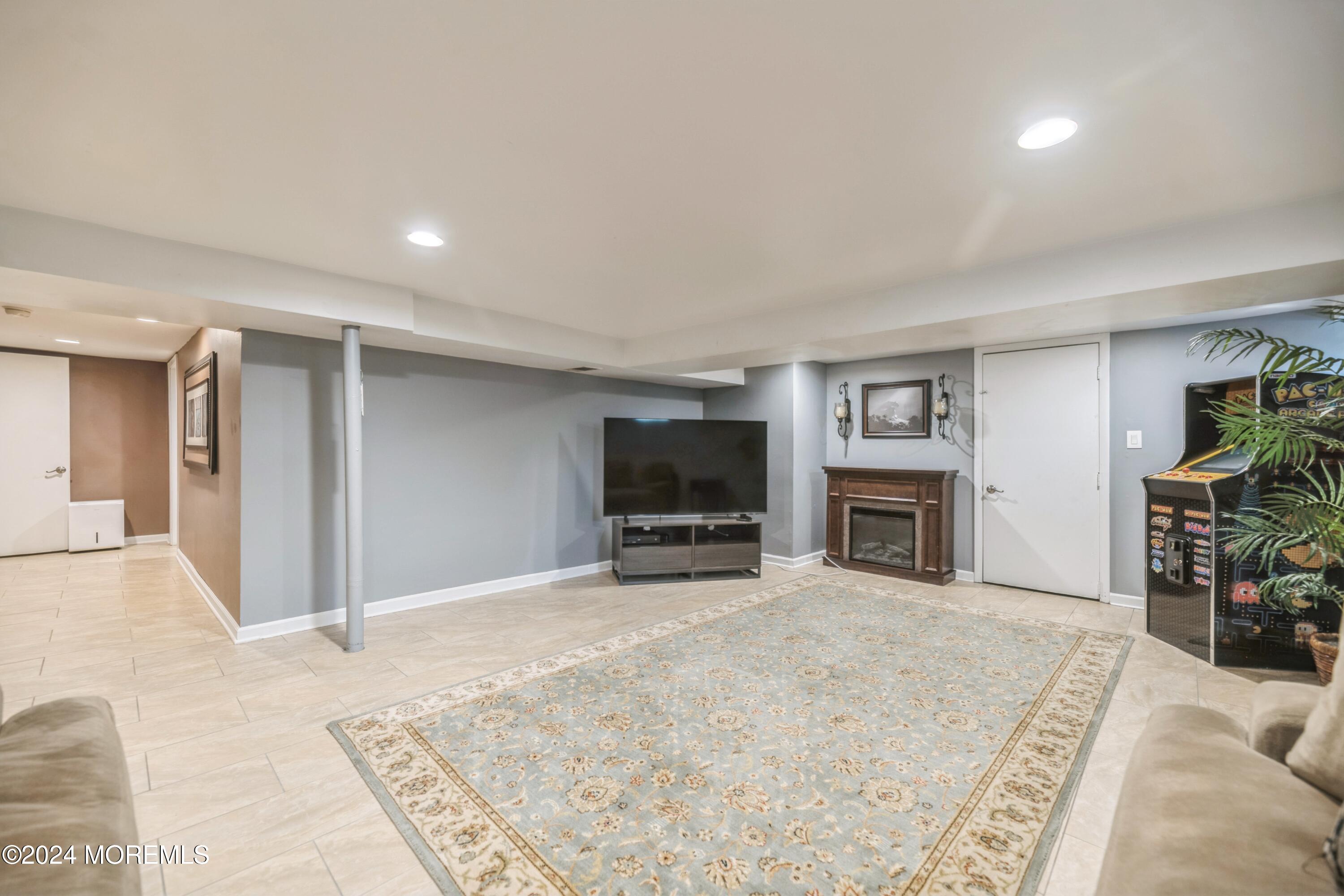 63 Campbell Street Red Bank, NJ 07701 - Photo 33 of 73 32_63CampbellSt_2032_HiRes