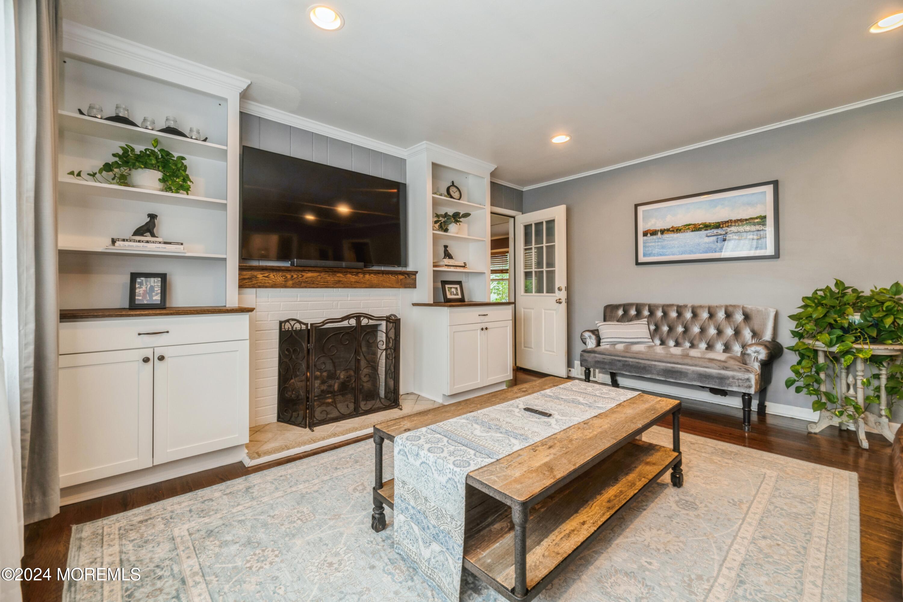 63 Campbell Street Red Bank, NJ 07701 - Photo 10 of 73 09_63CampbellSt_2009_HiRes