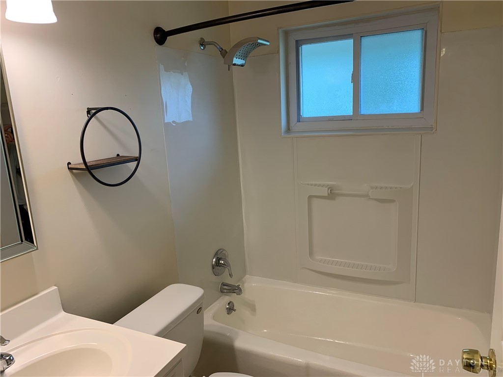 1685 West Stroop Road Kettering, OH 45439 - Photo 13 of 18 Gallery Image 13