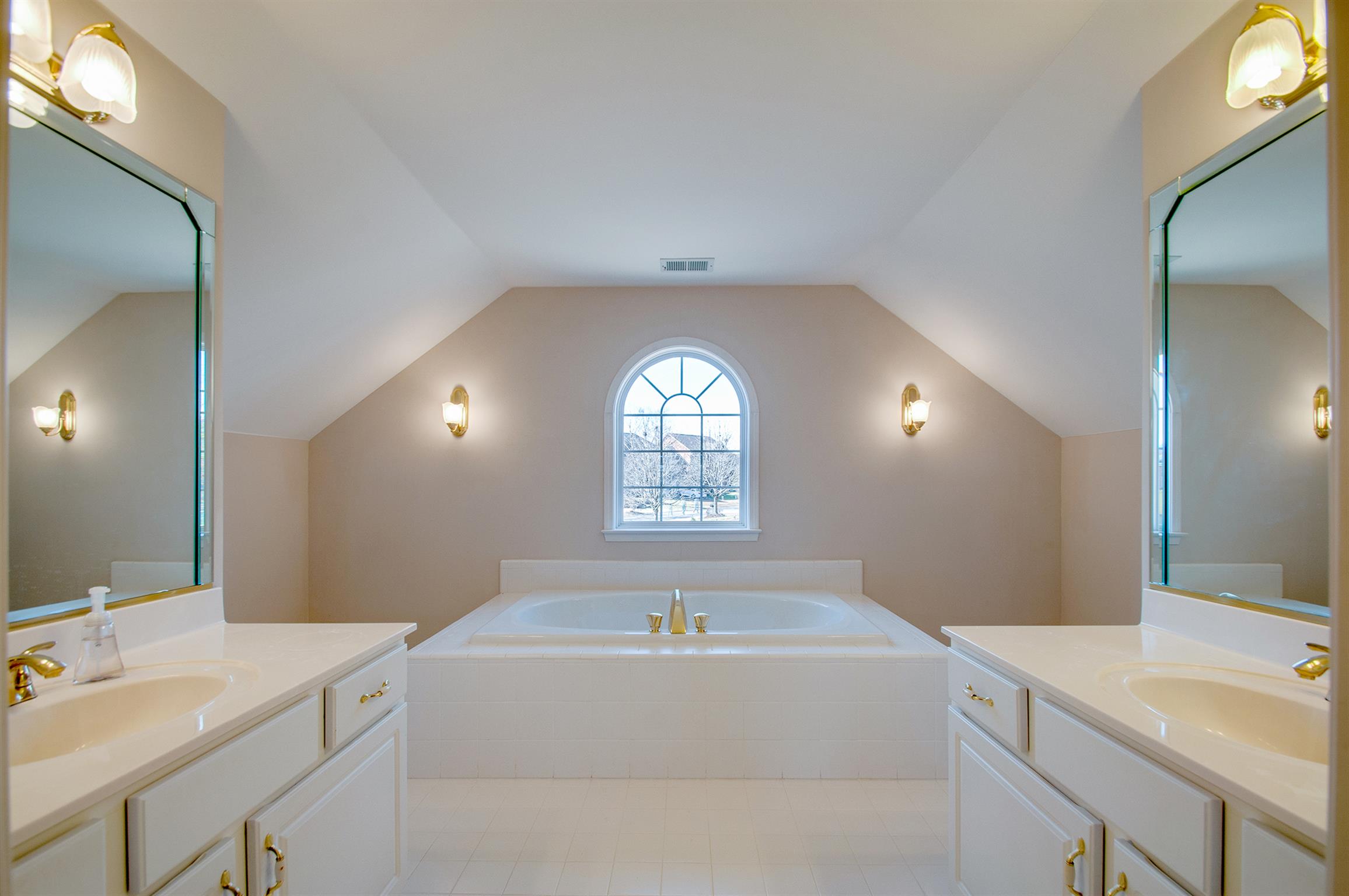 1458 Governors Ridge Franklin, TN 37064 - Photo 13 of 28 Gallery Image 13