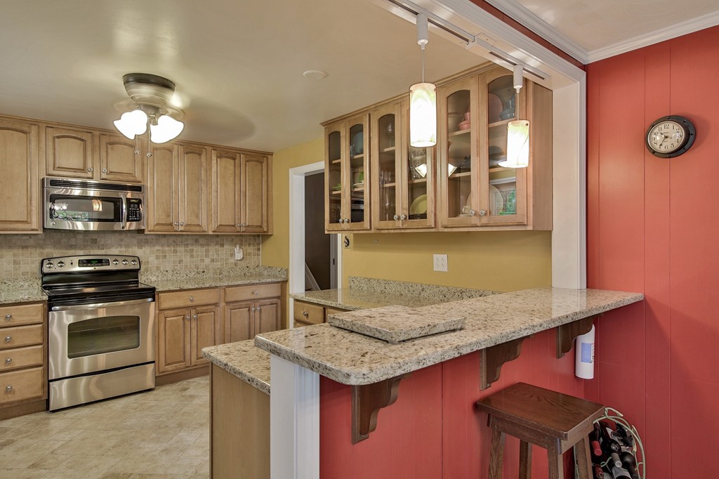 298 Hampshire Road Methuen, MA 01844 - Photo 12 of 30 Gallery Image 12