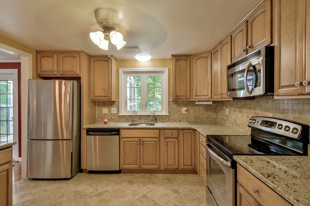298 Hampshire Road Methuen, MA 01844 - Photo 16 of 30 Gallery Image 16