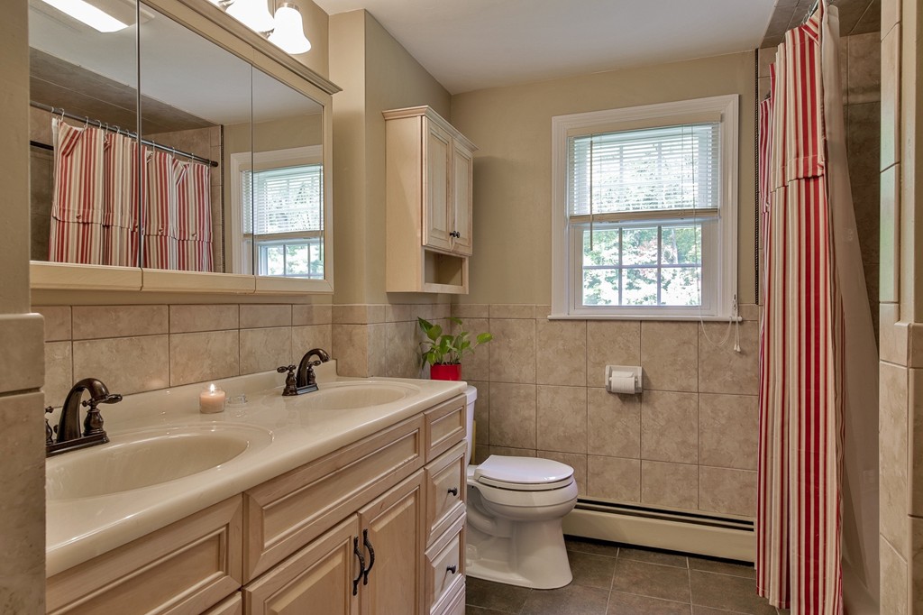 298 Hampshire Road Methuen, MA 01844 - Photo 17 of 30 Gallery Image 17