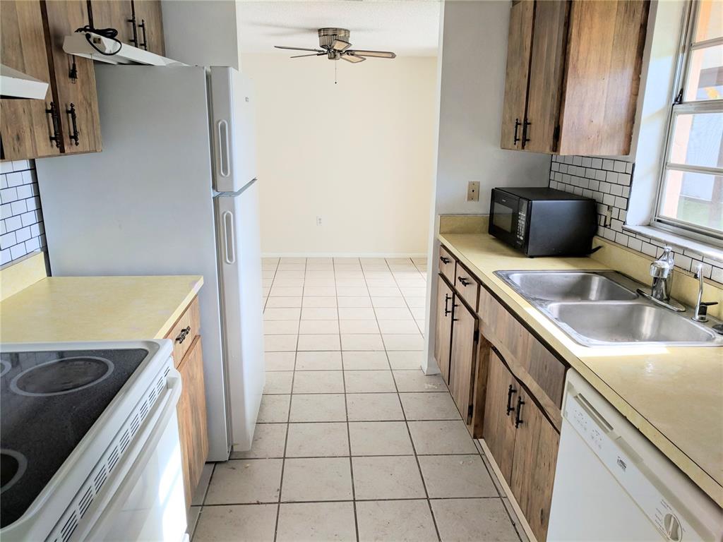 4224 Mercury Road Venice, FL 34293 - Photo 5 of 14