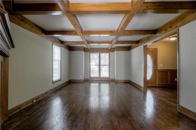 $309,900 | 5835 North College Avenue, Gladstone, MO 64119