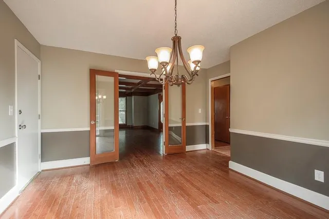 $309,900 | 5835 North College Avenue, Gladstone, MO 64119