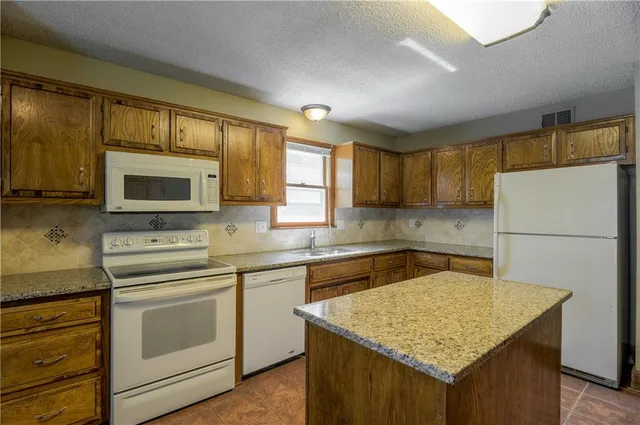 $309,900 | 5835 North College Avenue, Gladstone, MO 64119