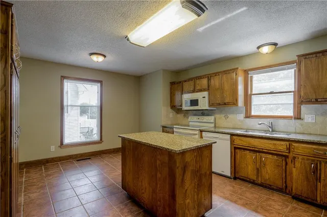 $309,900 | 5835 North College Avenue, Gladstone, MO 64119