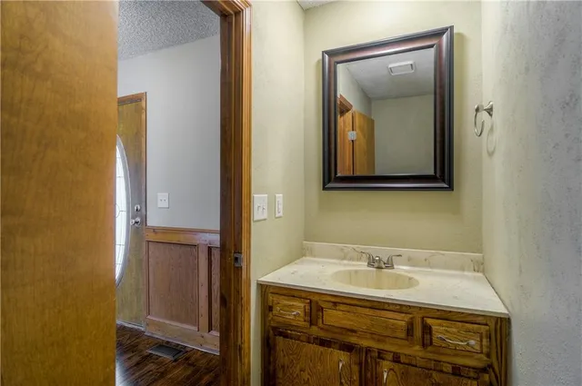 $309,900 | 5835 North College Avenue, Gladstone, MO 64119