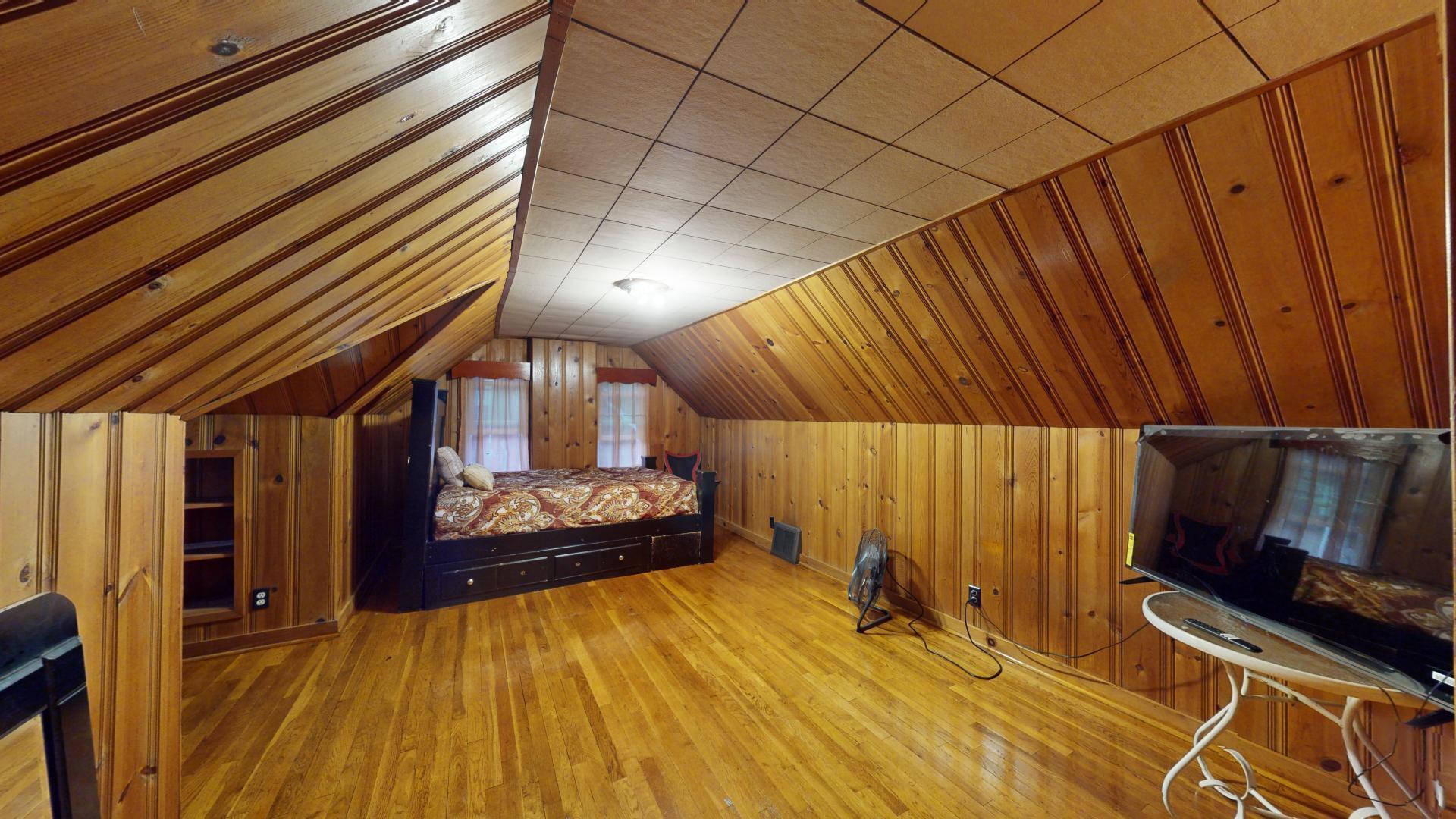 4377 Kentucky Street Gary, IN 46409 - Photo 15 of 20 a room with gym equipment