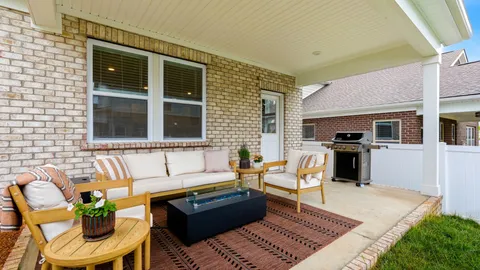$585,000 | 854 Nightingale Avenue, Hendersonville, TN 37075