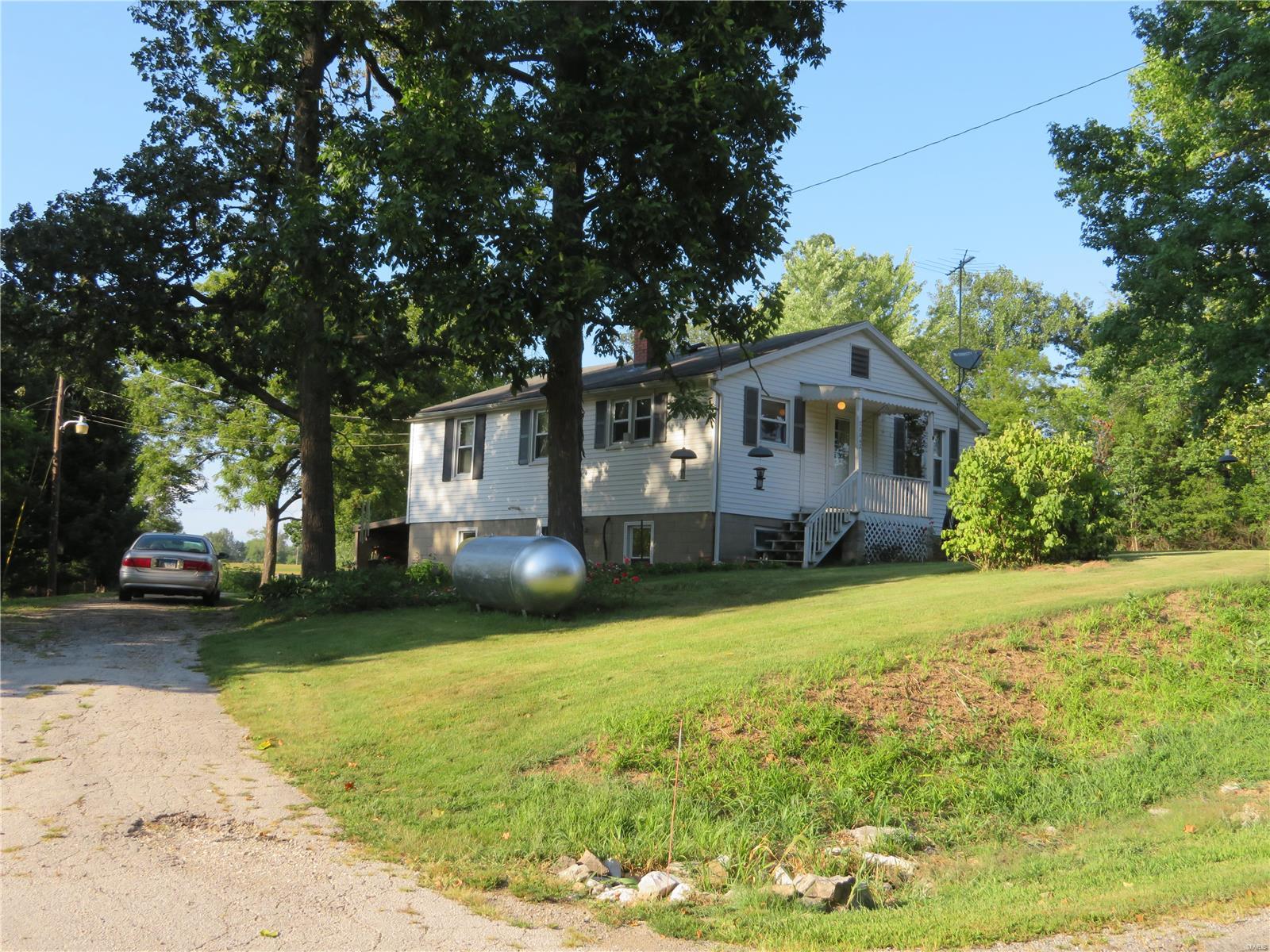 28862 McClusky Road Jerseyville, IL 62052 - Photo 2 of 37 Gallery Image 2
