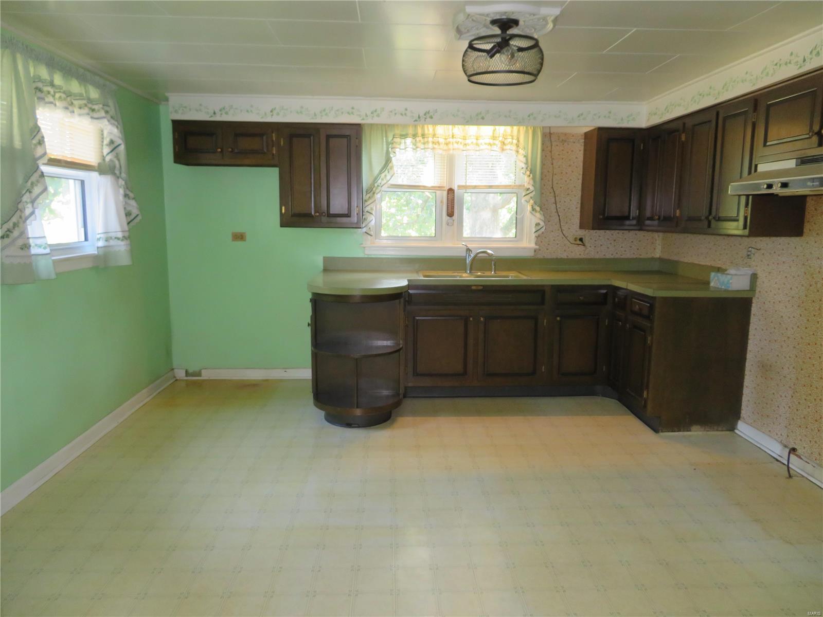 28862 McClusky Road Jerseyville, IL 62052 - Photo 18 of 37 Gallery Image 18