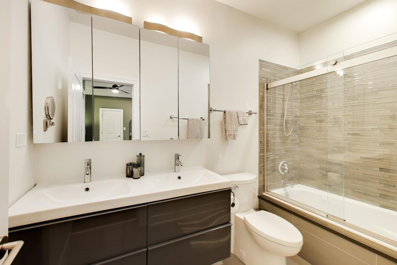 1034 East 47th Street, Unit 1W Chicago, IL 60653 - Photo 11 of 21