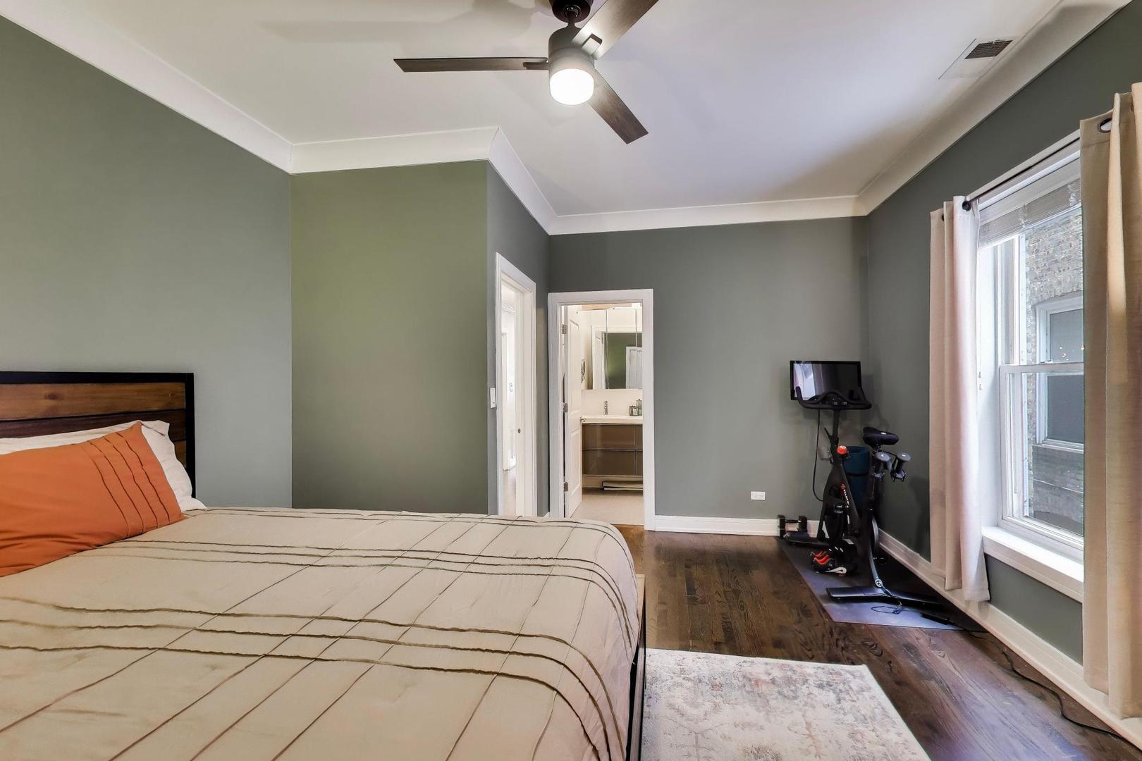 1034 East 47th Street, Unit 1W Chicago, IL 60653 - Photo 9 of 21