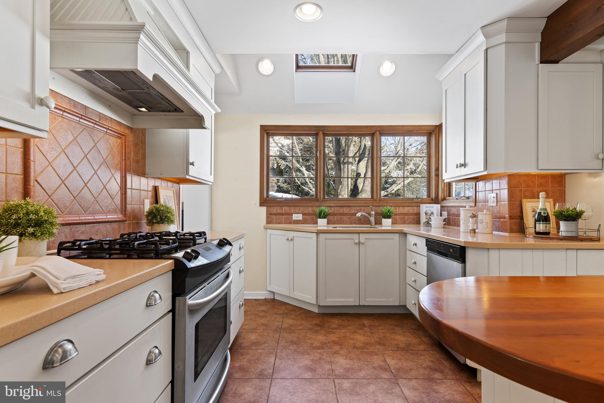 684 Wetherby Lane Devon, PA 19333 - Photo 17 of 38