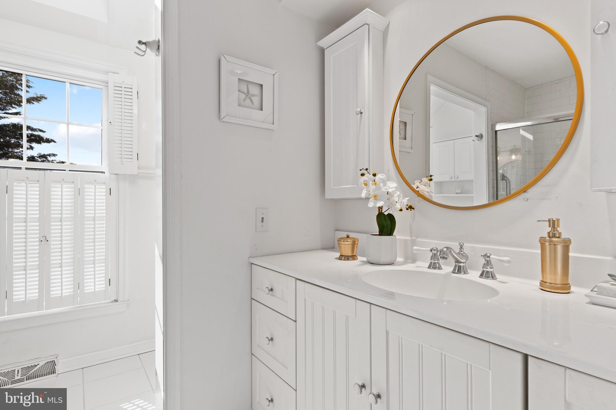 684 Wetherby Lane Devon, PA 19333 - Photo 29 of 38 First Floor Primary Bath