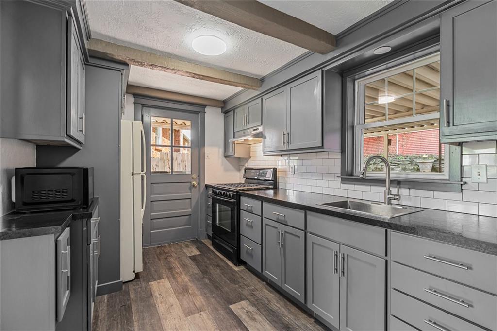 964 Roland Road Pittsburgh, PA 15221 - Photo 11 of 29 Gallery Image 11