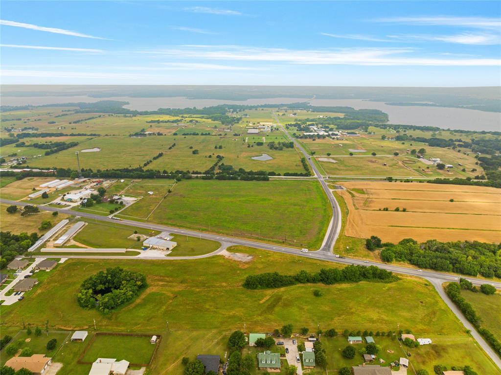 10.32 North Ray Roberts Parkway North Tioga, TX 76271 - Photo 5 of 16 a view of an ocean